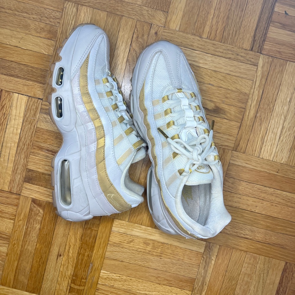 nike white and gold shoes